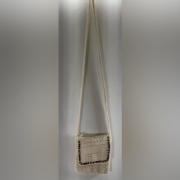 Vintage Y2K 90’s Crocheted Beaded Flower Beige 2 Pocket Crossbody Purse - Picture 2 of 9